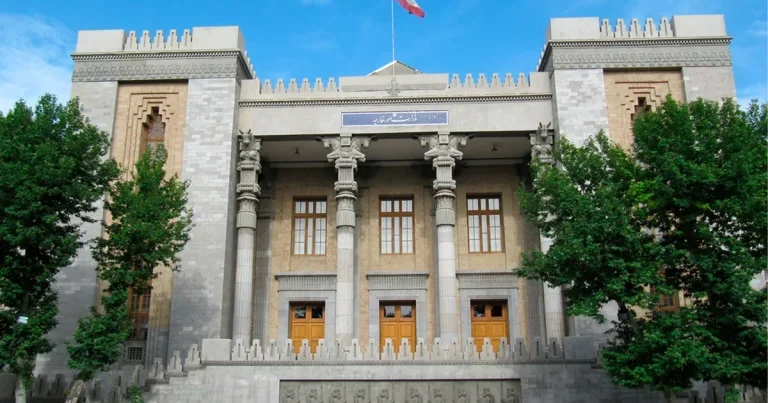 İranın vitse-prezidenti Avstriyaya buraxılmadı