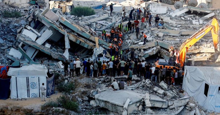 Qəzzada bina çökdü: ən azı 50 uşaq dağıntılar altında qalıb
