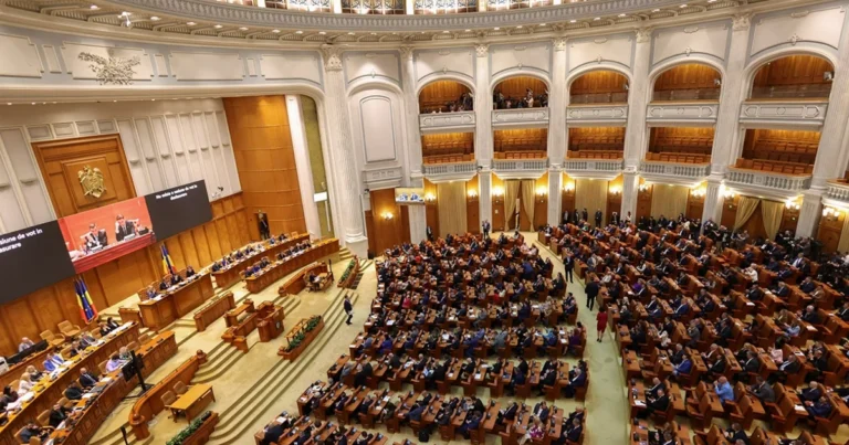 Rumıniyada siyasi böhran dərinləşir: parlament yeni hökumətin tərkibini rədd etdi