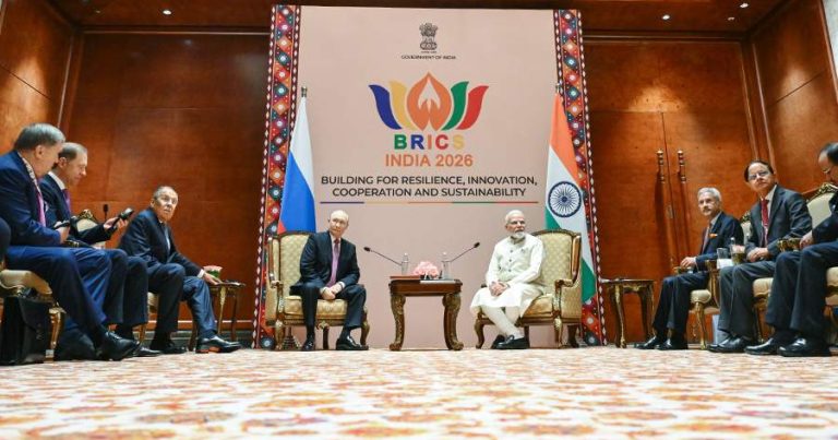 Putin Hindistana səfərinə Baş nazir Modi ilə görüşərək başladı