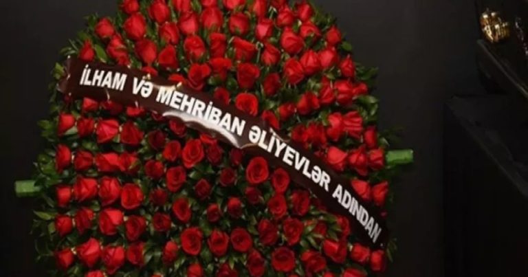 Prezident və xanımı Şarovskinin vida mərasiminə əklil göndərdi