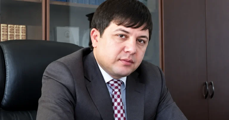Nazir müavininin əmisioğluna hökm oxundu