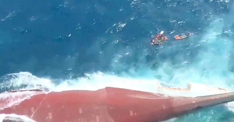 İndoneziyada fırtınada itkin düşən bərənin qalıqları tapılıb — axtarışlar davam edir