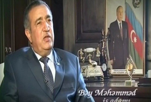 “Bəy Mamed” yaşayış kompleksinin həyətini hasarlayıb özünə villa tikdirir” – Fotolar