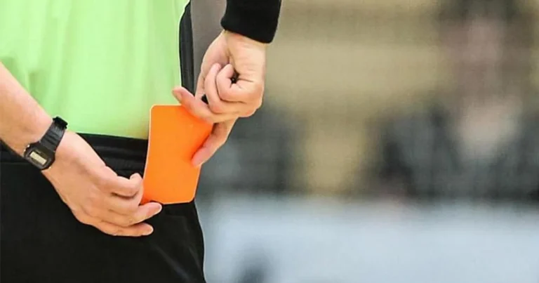 AFFA hakimi təhqir edən futbolçuya ağır cəza verdi