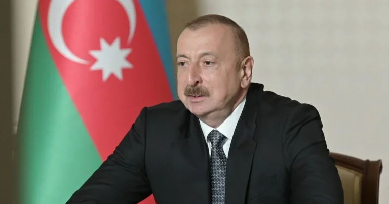 İlham Əliyev: “Humanitar minatəmizləmə təhlükəsiz yaşayış məskənlərinin yaradılmasının təməlində dayanır” İlham Əliyev: “Humanitar minatəmizləmə təhlükəsiz yaşayış məskənlərinin yaradılmasının təməlində dayanır”