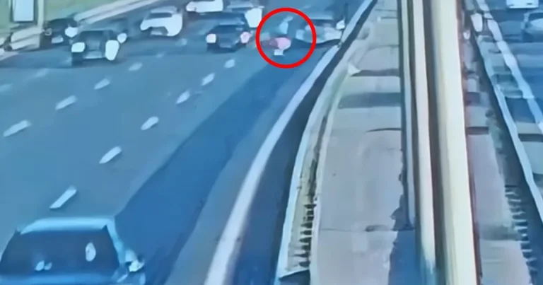 Yolunu qısaltmaq istədi, həyatından oldu – DƏHŞƏTLİ QƏZANIN ANBAAN GÖRÜNTÜSÜ