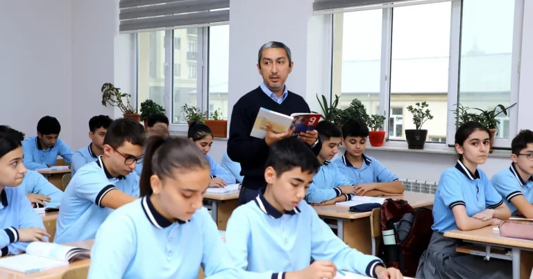 Yeni tədris ilində Bakı şəhərində təhsil alacaq şagirdlərin sayı açıqlandı