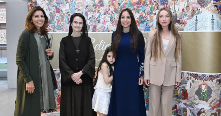 Leyla Əliyeva Müqəddəs Taxt-Tacda Azərbaycan xalçaları sərgisinin açılışında iştirak edib – FOTO