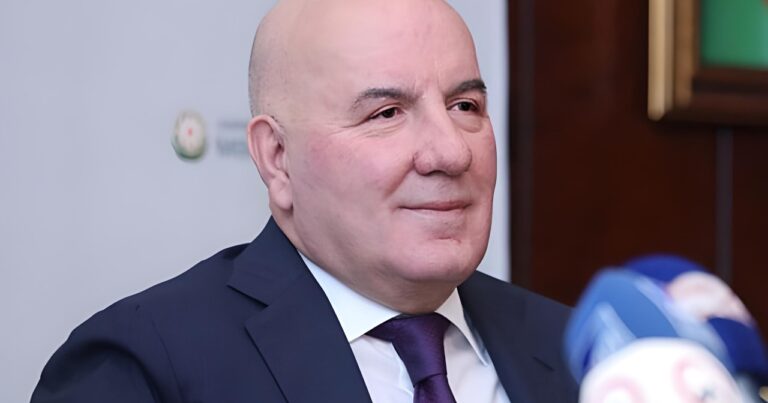 Elman Rüstəmov məşhur şadlıq evini satdı