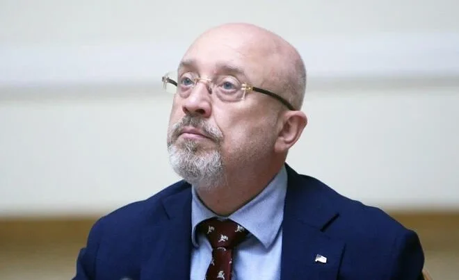 Rusiya iki sabiq müdafiə nazirini axtarışa verdi