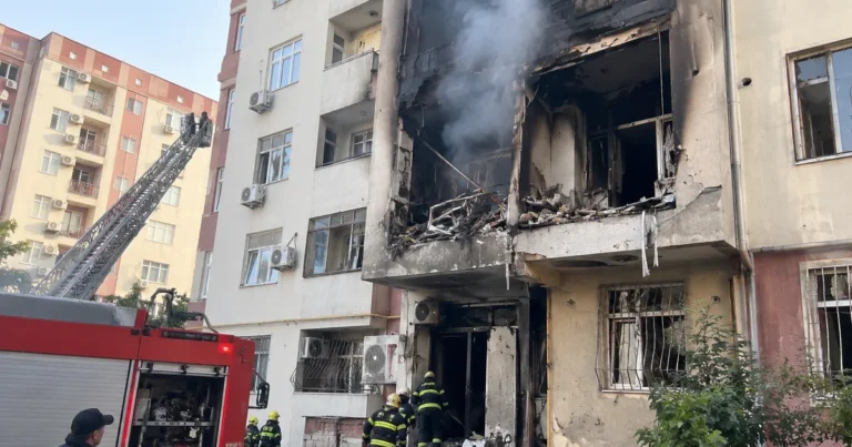 Abşeronda yaşayış binasında partlayış – Foto/Video