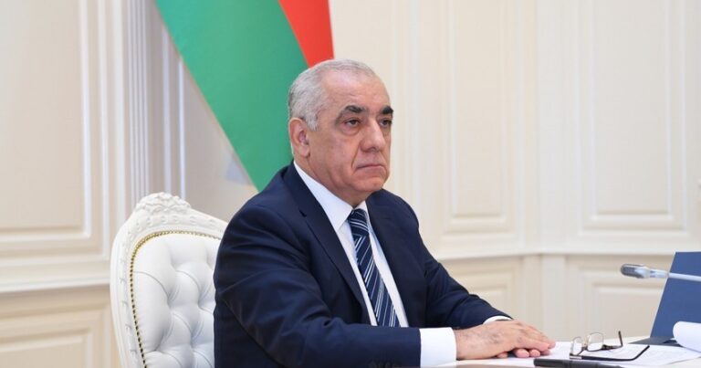 Əli Əsədov yeni qərar imzaladı