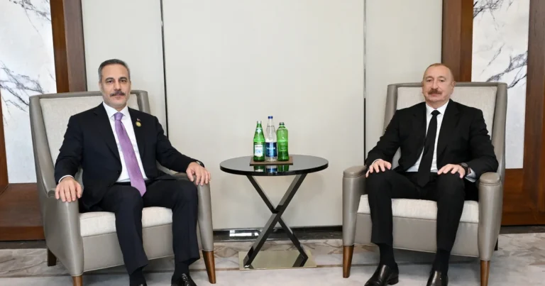 İlham Əliyev Türkiyənin xarici işlər nazirini qəbul edib