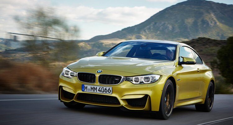 Müdirdən əməkdaşlarına BAHALI SÜRPRİZ – BMW avtomobilləri hədiyyə etdi