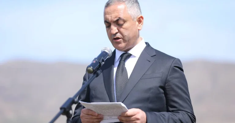 İlham Əliyev Elçin Yusubovu vəzifəsindən azad etdi
