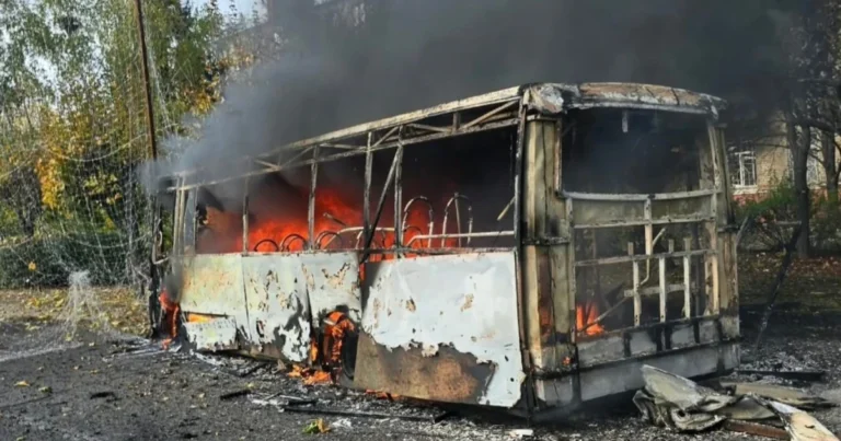 Rusiya Ukraynada iki sərnişin avtobusunu hədəfə aldı – 30 ölü