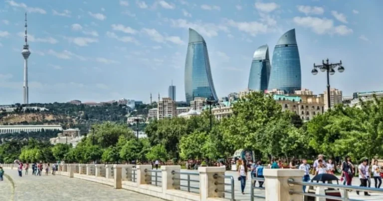 Oktyabrda yay istisi: Bakıda havaların belə keçməsi nə ilə bağlıdır?