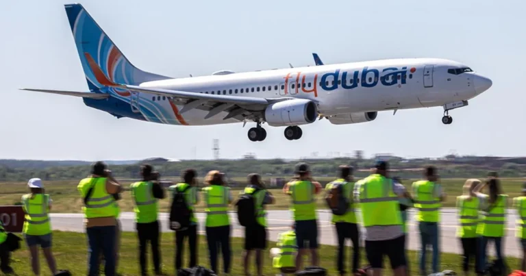 “Flydubai” təyyarəsi ilə bağlı şok versiya: Pilot göydələni hədəf seçmək istəyib