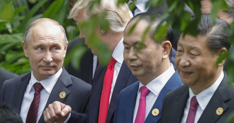 Tramp, Putin və Si Cinpin gələn ay üçtərəfli görüş keçirə bilərlər Tramp, Putin və Si Cinpin gələn ay üçtərəfli görüş keçirə bilərlər