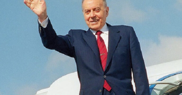 Heydər Əliyev – Azərbaycanda inkişafın təməlini qoyan siyasi xadim – ŞƏRH