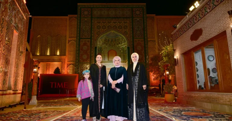 Leyla Əliyeva Səmərqənddə “Əbədi şəhər” kompleksi ilə tanış olub – Foto