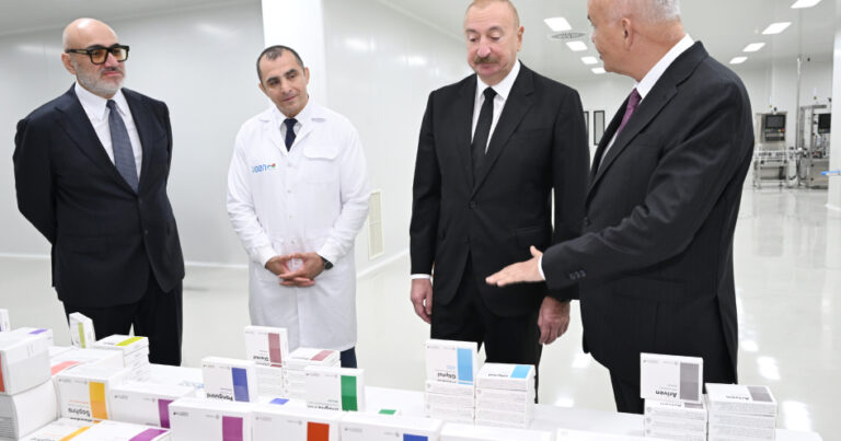 Prezident dərman istehsalı müəssisəsinin açılışında iştirak etdi – FOTOLAR