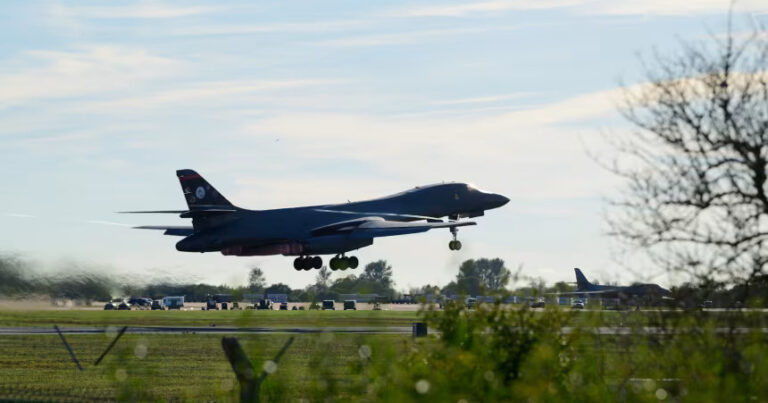 ABŞ bombardmançılarını Britaniyadakı bazadan çıxardı