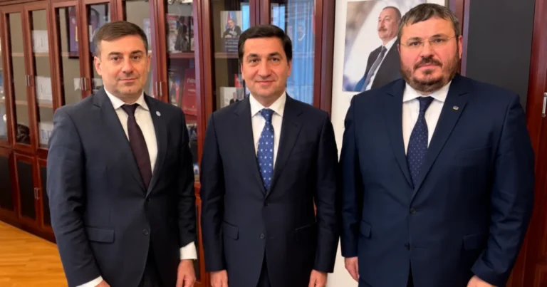 Hikmət Hacıyev Ukrayna ombudsmanı ilə müzakirə apardı