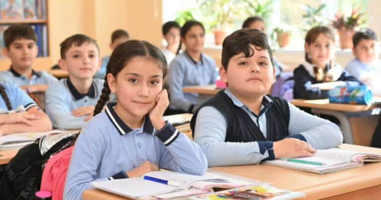 Məktəblilərə şad xəbər: Payız tətili 7 gün davam edəcək