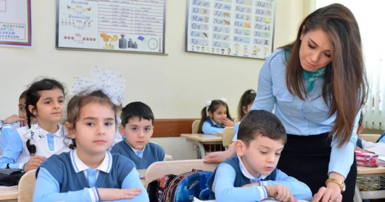 Məktəblərdə vahid geyim qaydaları yoxlanılacaq: Valideynlərin diqqətinə!