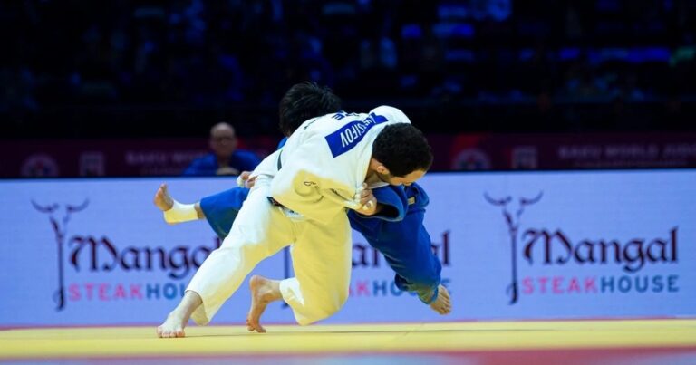 Əhməd Yusifov dünya çempionu oldu