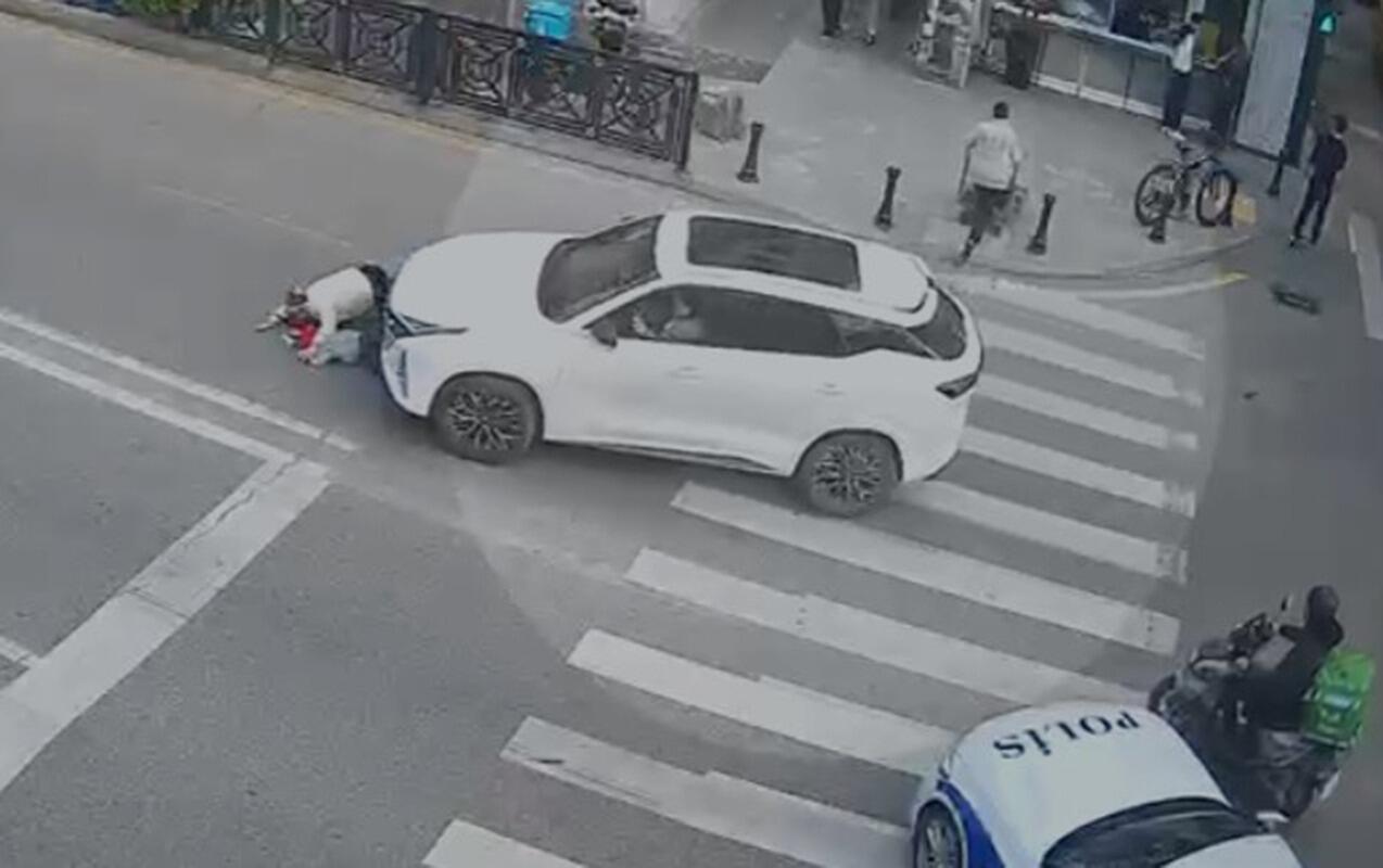 Maşınla ana və uşağının üstündən keçdi – Polis köməyə çatdı – (Video) xəbəri üçün şəkil