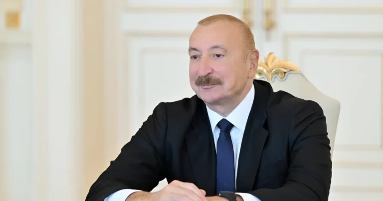 Prezident Xalq rəssamını təbrik etdi
